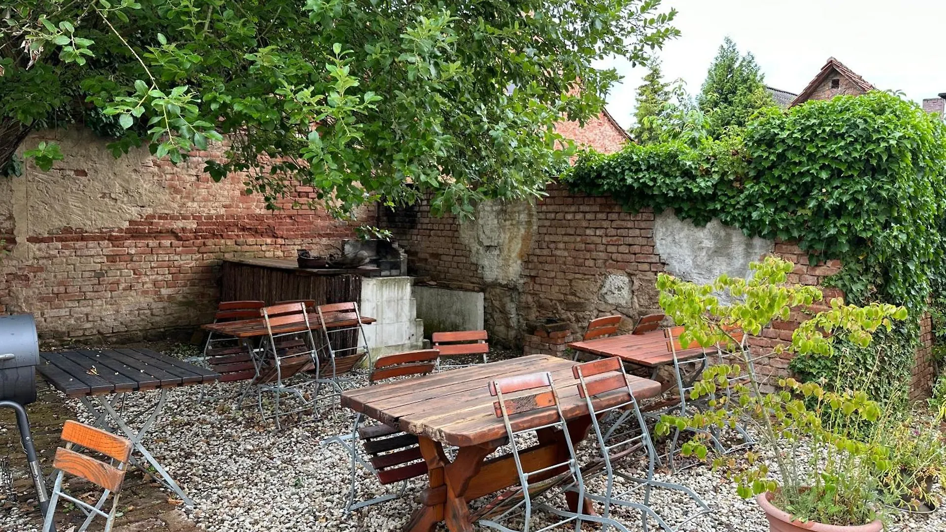 Bed & Breakfast Hotel Kastanienbaum Herzogenaurach Germany